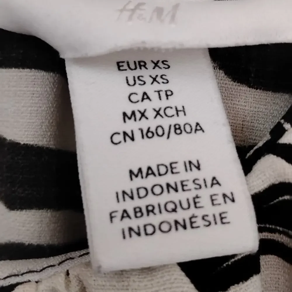 H&M Animal Print Blouse Size XS Black & Beige Balloon Long Sleeve Elastic Waist - Picture 7 of 9